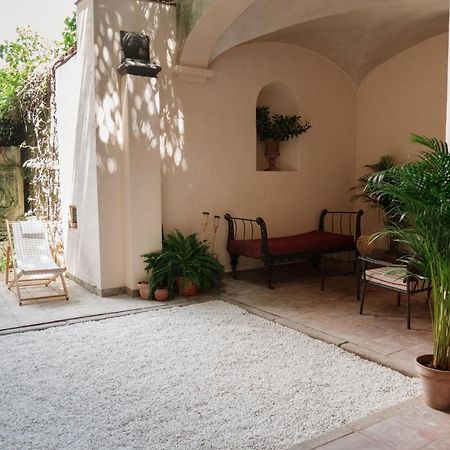 CacesCasa Aguila Casco Antiguo Patio Privadoアパートメント エクステリア 写真