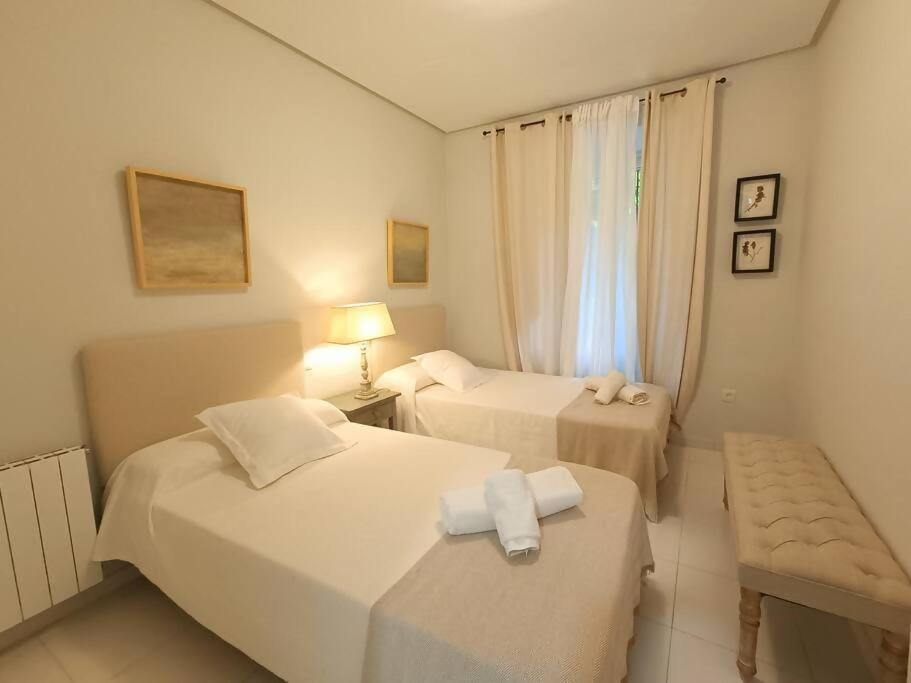 CacesCasa Aguila Casco Antiguo Patio Privadoアパートメント エクステリア 写真