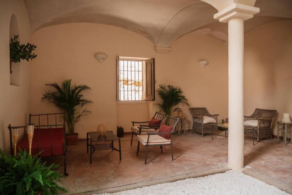 CacesCasa Aguila Casco Antiguo Patio Privadoアパートメント エクステリア 写真
