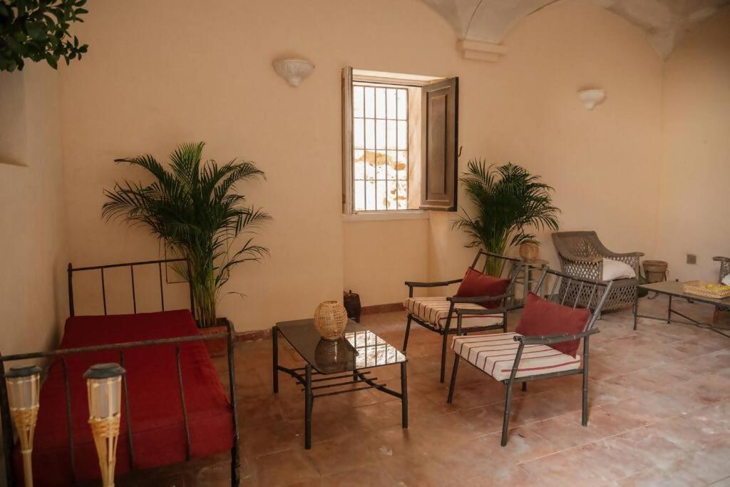 CacesCasa Aguila Casco Antiguo Patio Privadoアパートメント エクステリア 写真